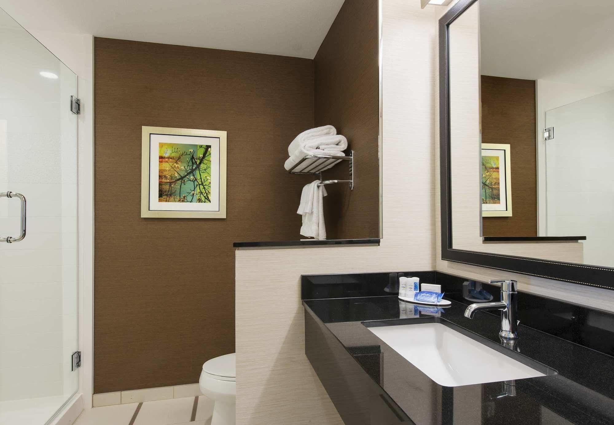 Fairfield Inn & Suites By Marriott Jackson Клинтон Экстерьер фото