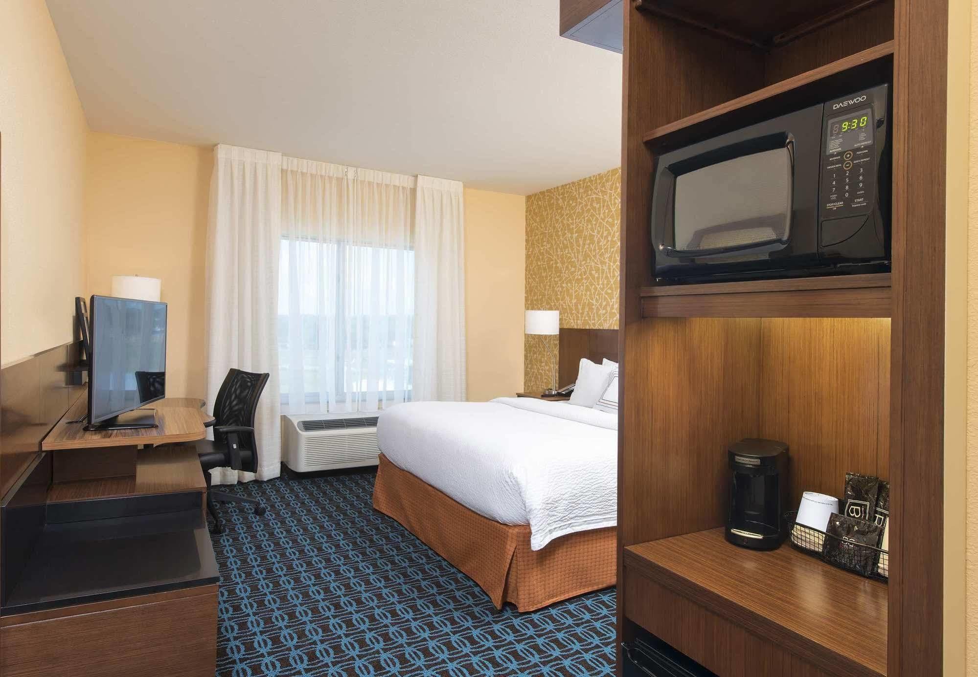 Fairfield Inn & Suites By Marriott Jackson Клинтон Экстерьер фото