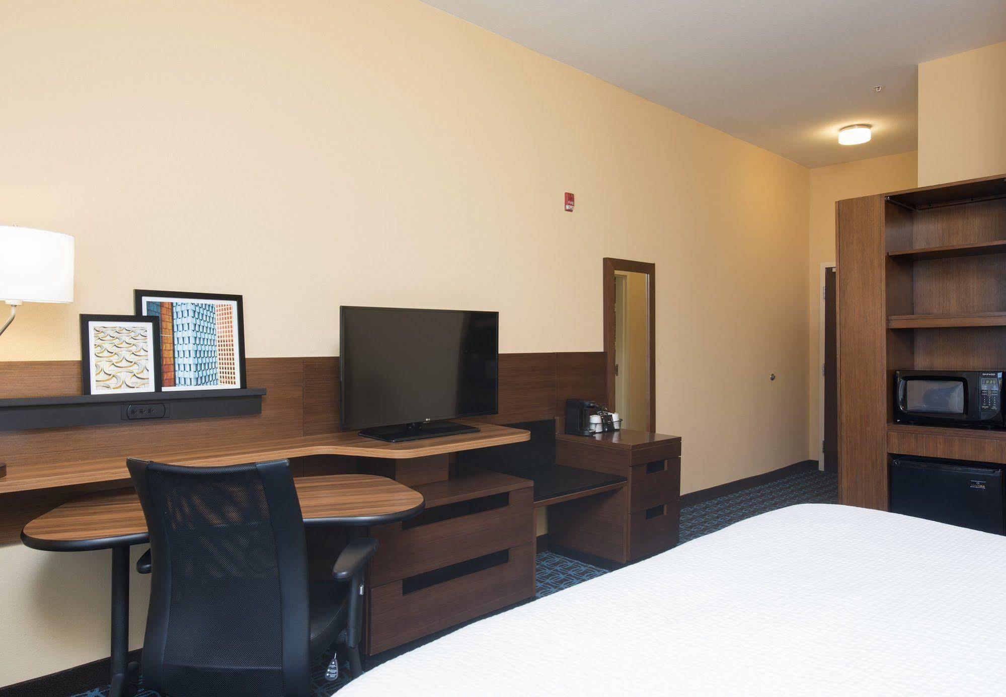 Fairfield Inn & Suites By Marriott Jackson Клинтон Экстерьер фото